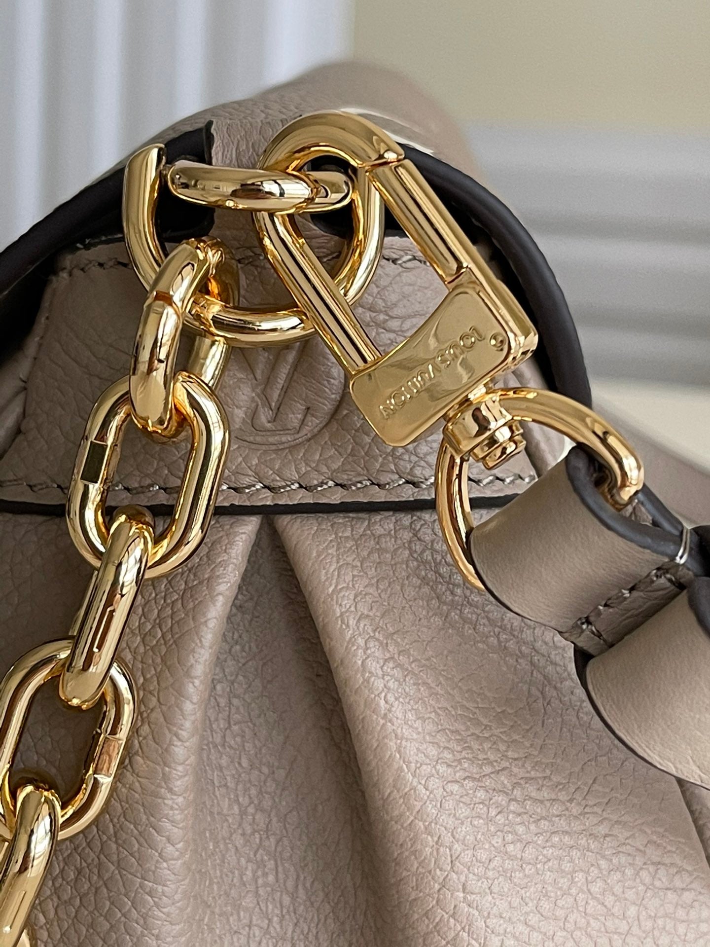 LO-LV bags 35