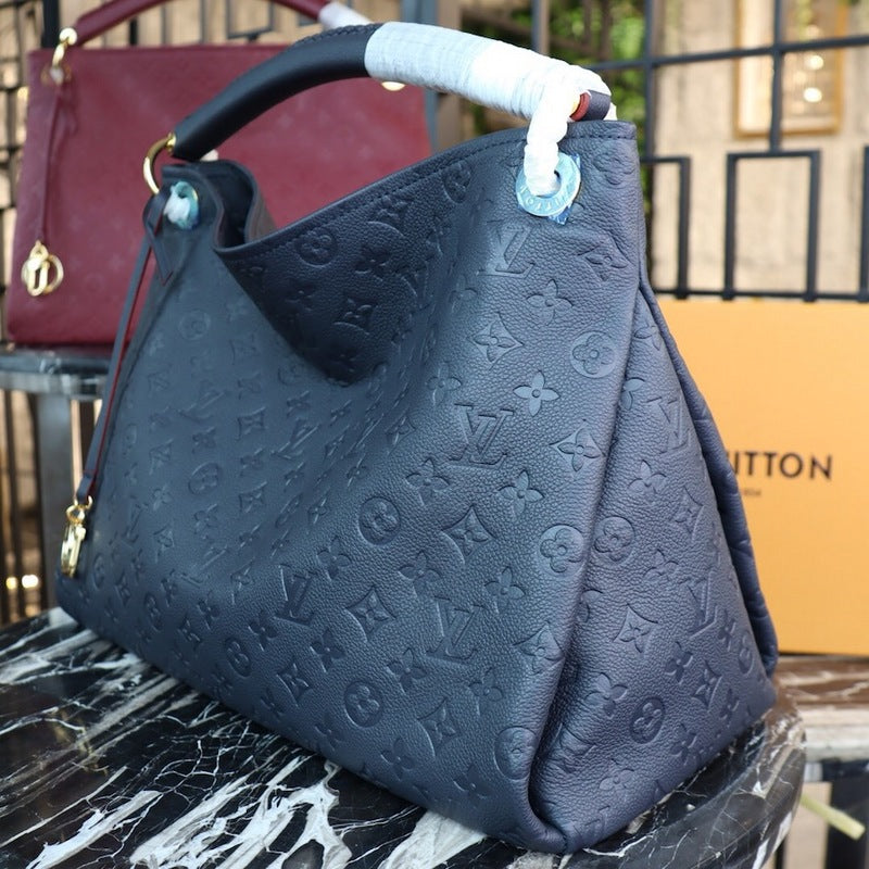 LO-LV bags 13