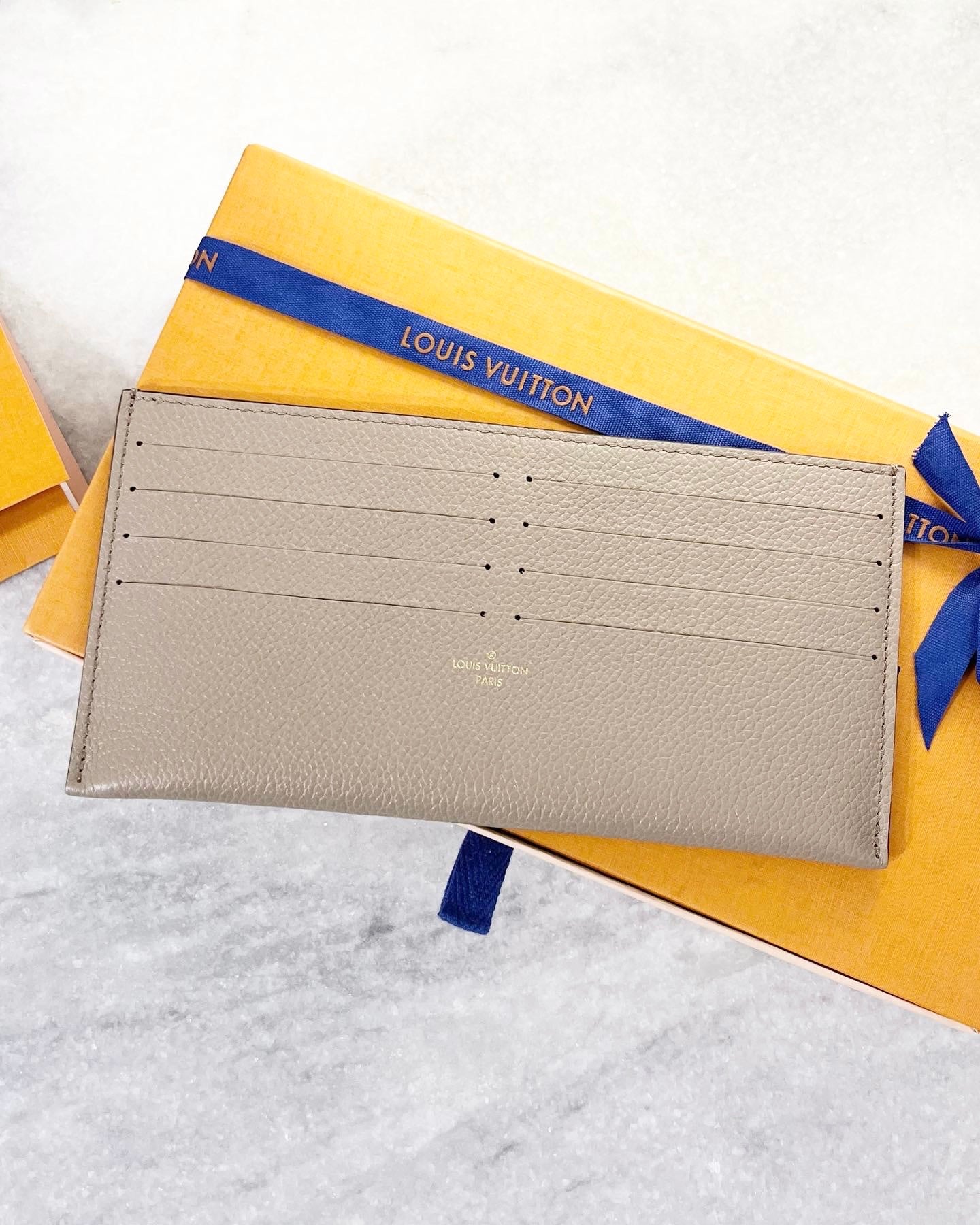 LO-LV bags 2298