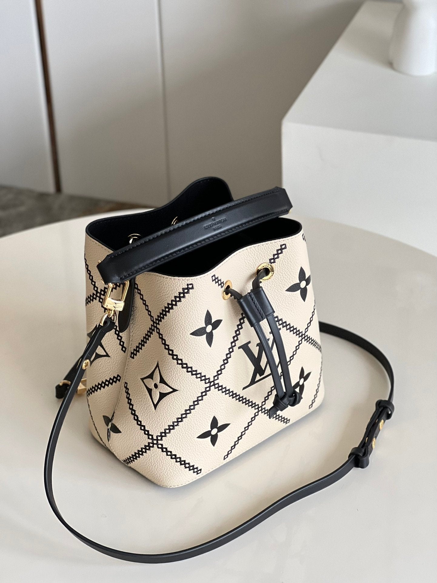 LO-LV bags 6