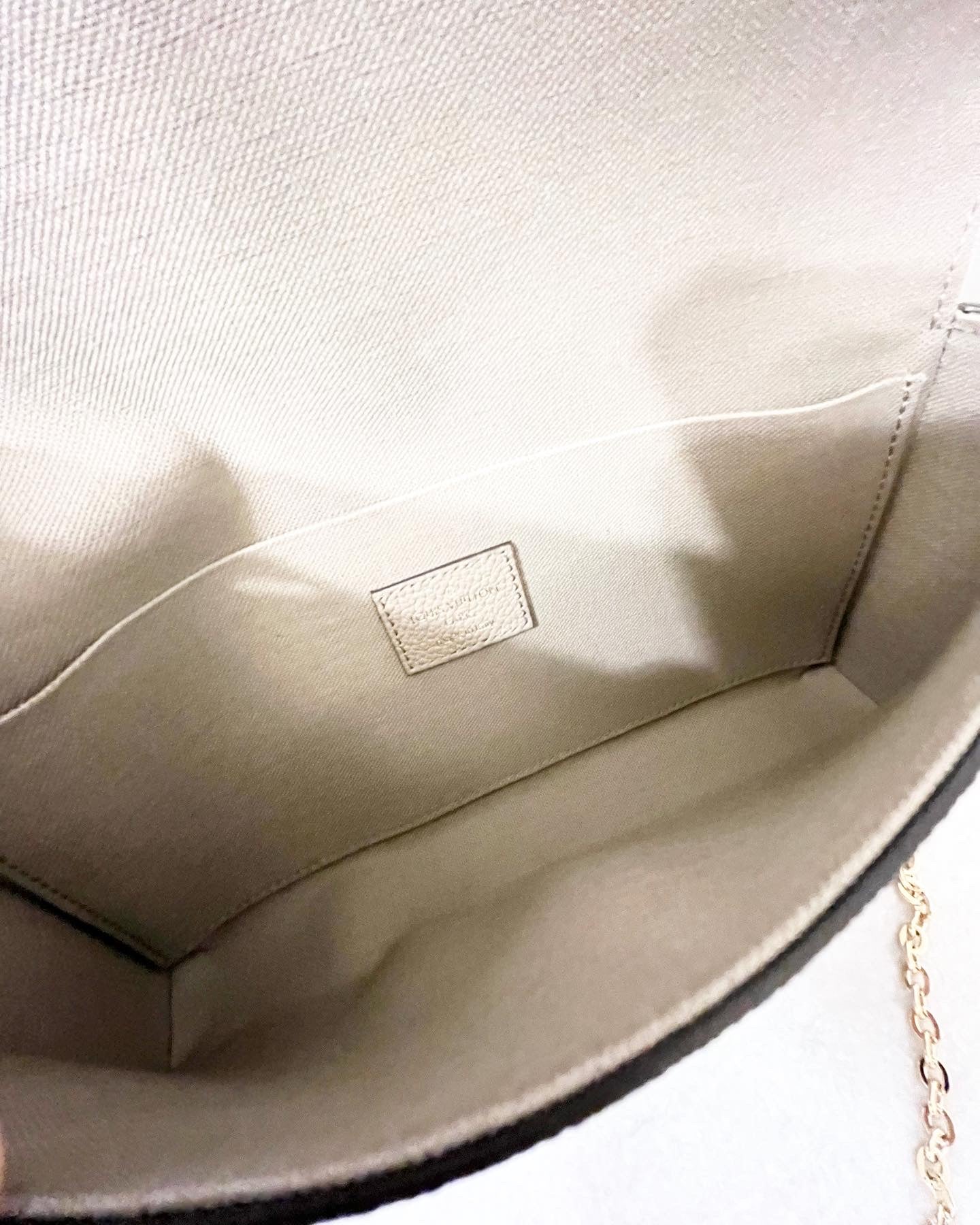 LO-LV bags 3731