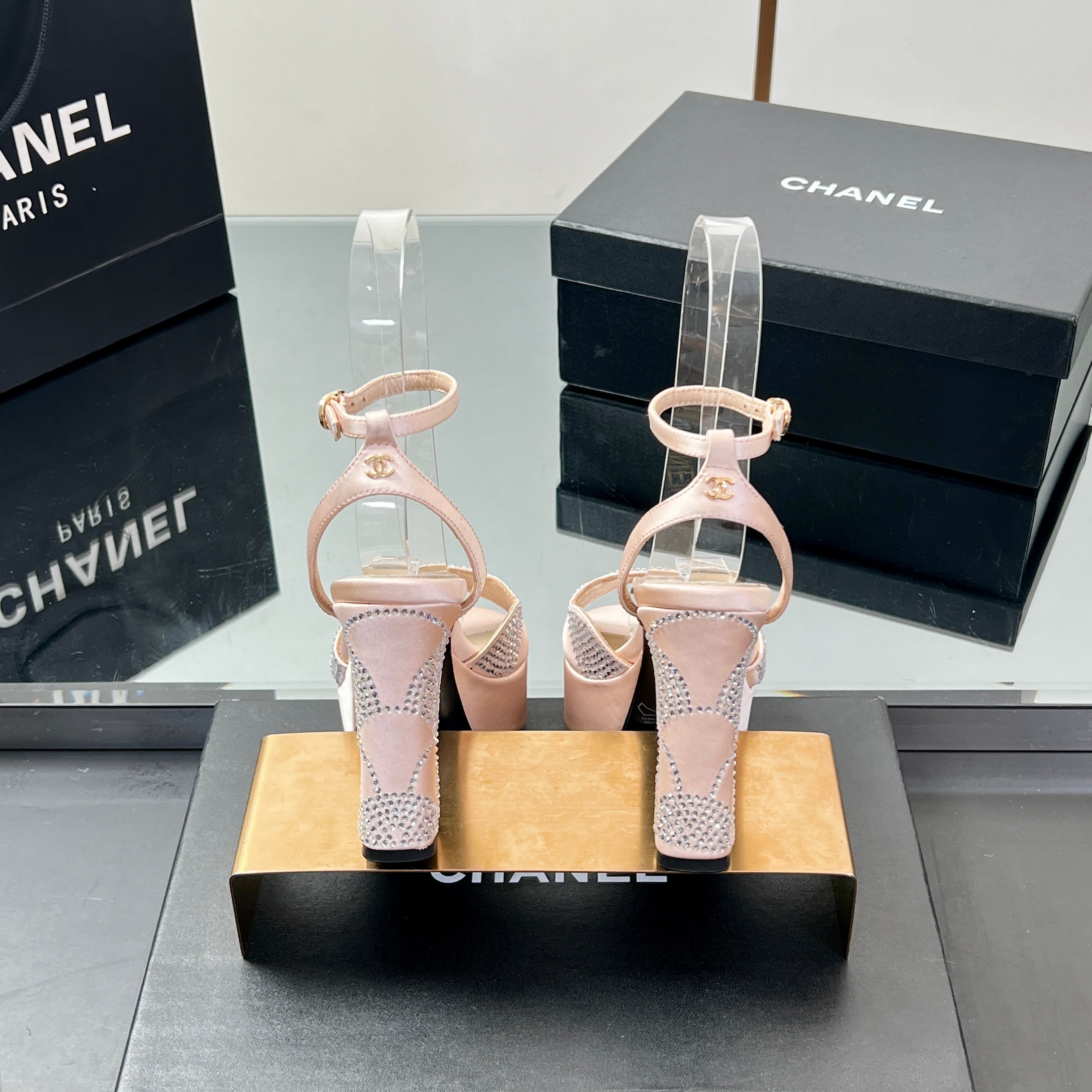 HIGH HEELS SANDAL 90 MM IN APRICOT PINK CALFSKIN AND STONE