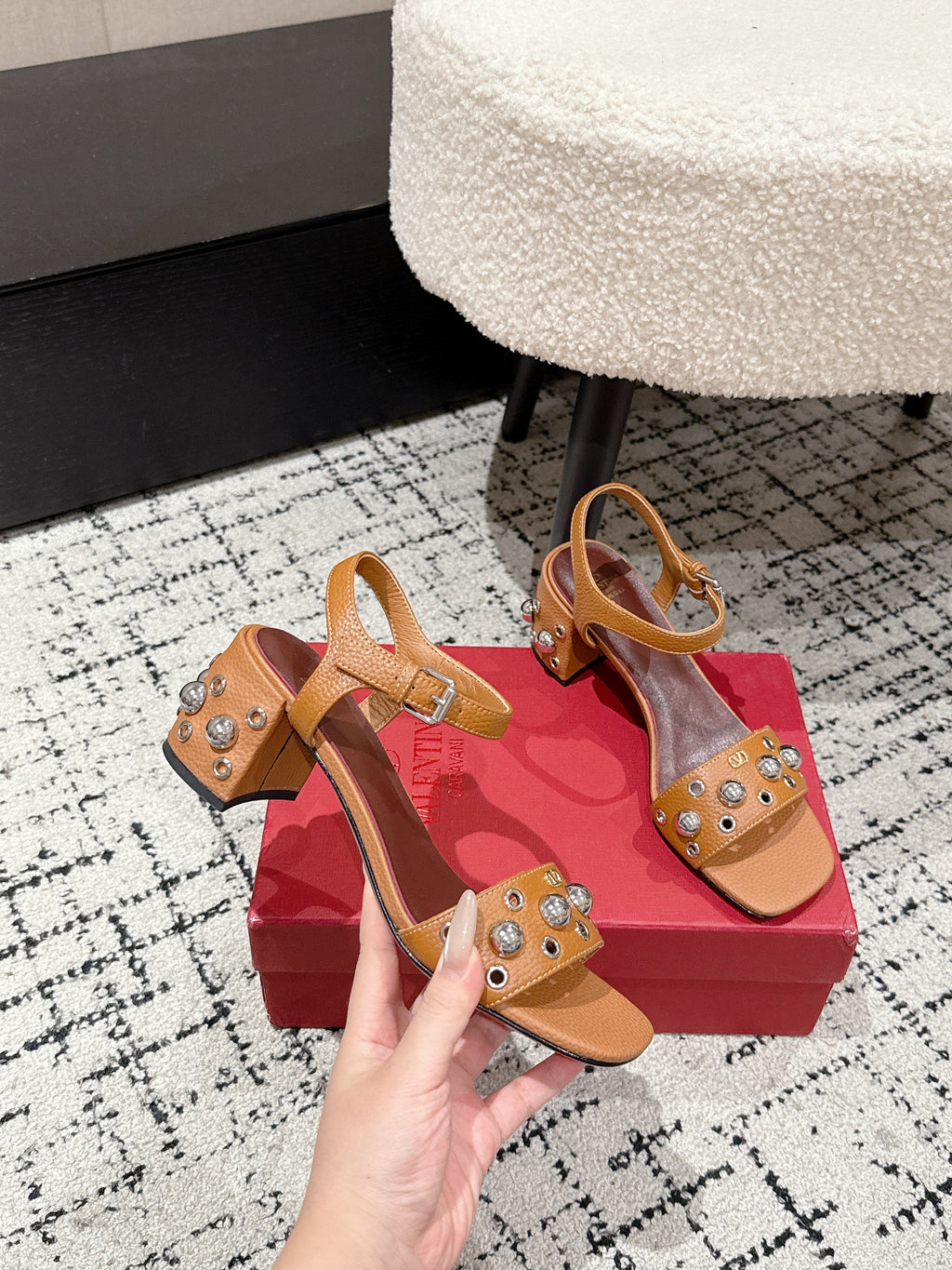 VLTN STUDDED BLOCK HEEL SANDALS 25S 60 MM IN BROWN LAMBSKIN