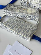 DIOR 25S TRAVEL MYRTE ZIPPED KEY CASE 14 IN BLUE DIOR OBLIQUE JACQUARD CANVAS