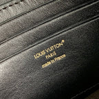 Wallet On Chain LV Bloom 20cm Black Calfskin 250365