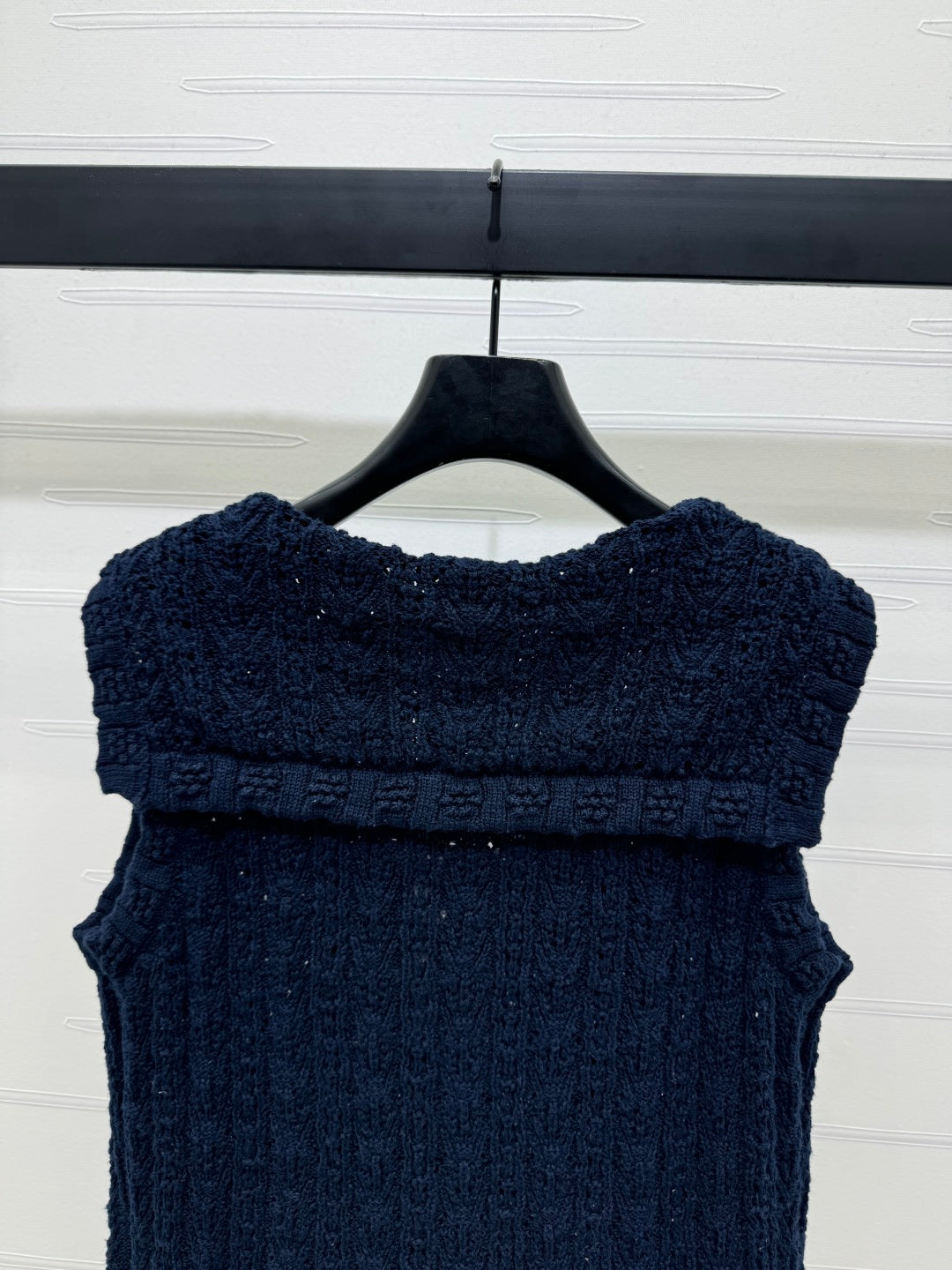 CHANEL 25S CROCHET SLEEVELESS VEST 264179