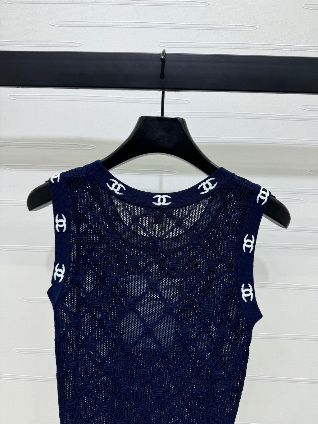 CHANEL SLEEVELESS TOP 264031
