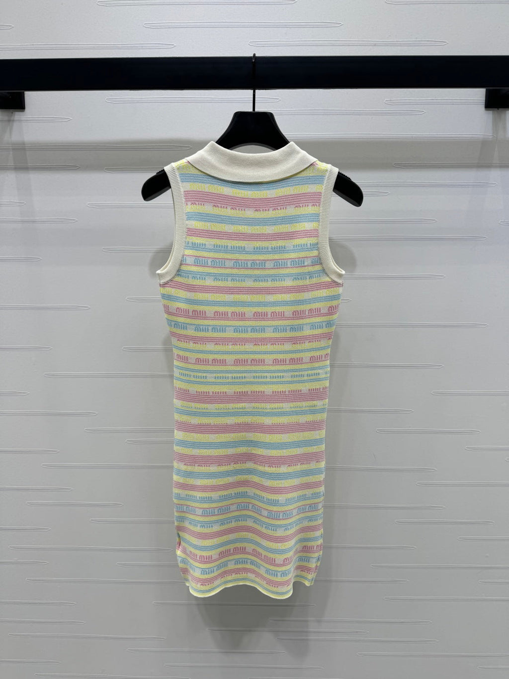 MIUMIU SLEEVELESS DRESS WITH COLLAR 274939