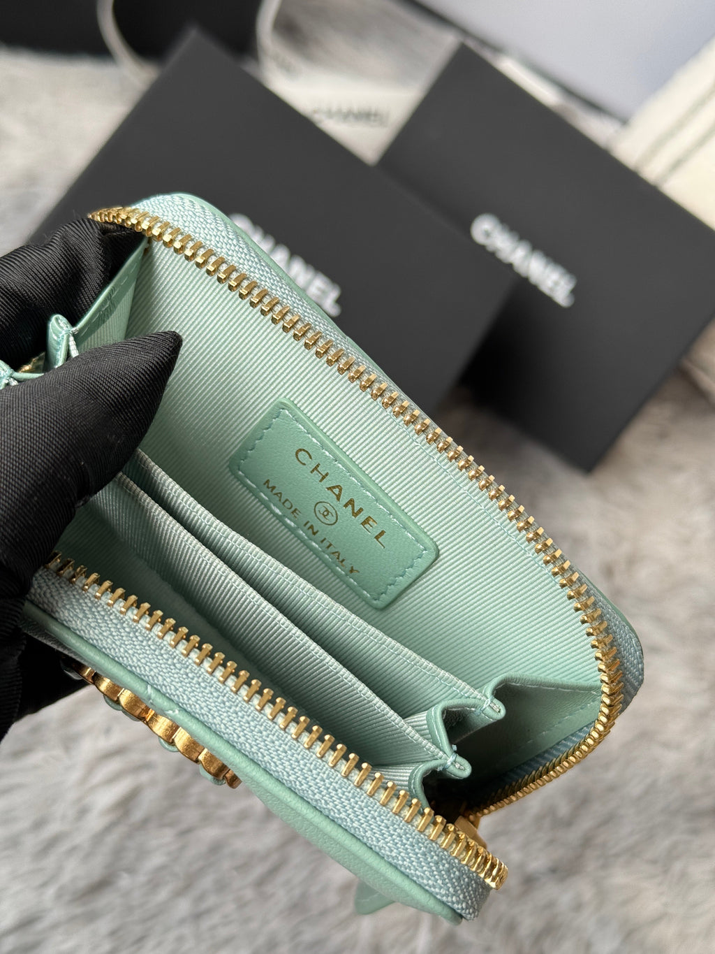 CC 19 Quilted Zipper Coin Purse Mint Green Gold-Tone Sheepskin 242804