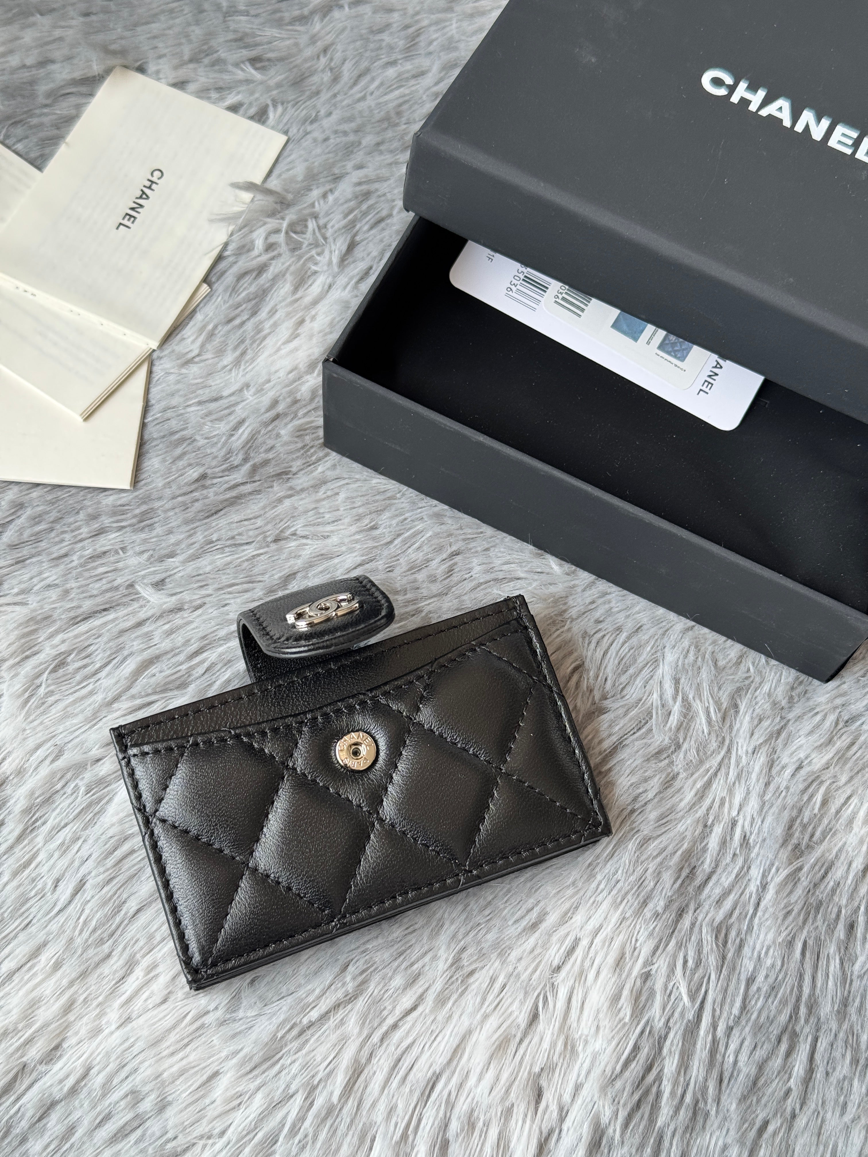 CC Accordion Card Holder Black Sliver-tone Metal Lamskin 242642