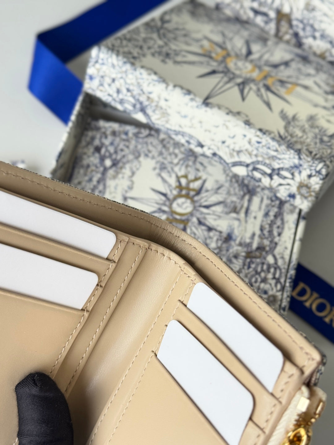 CD 30 Montaigne Dahlia Wallet 12cm Grey Beige Fabric & Calfskin Jacquard
