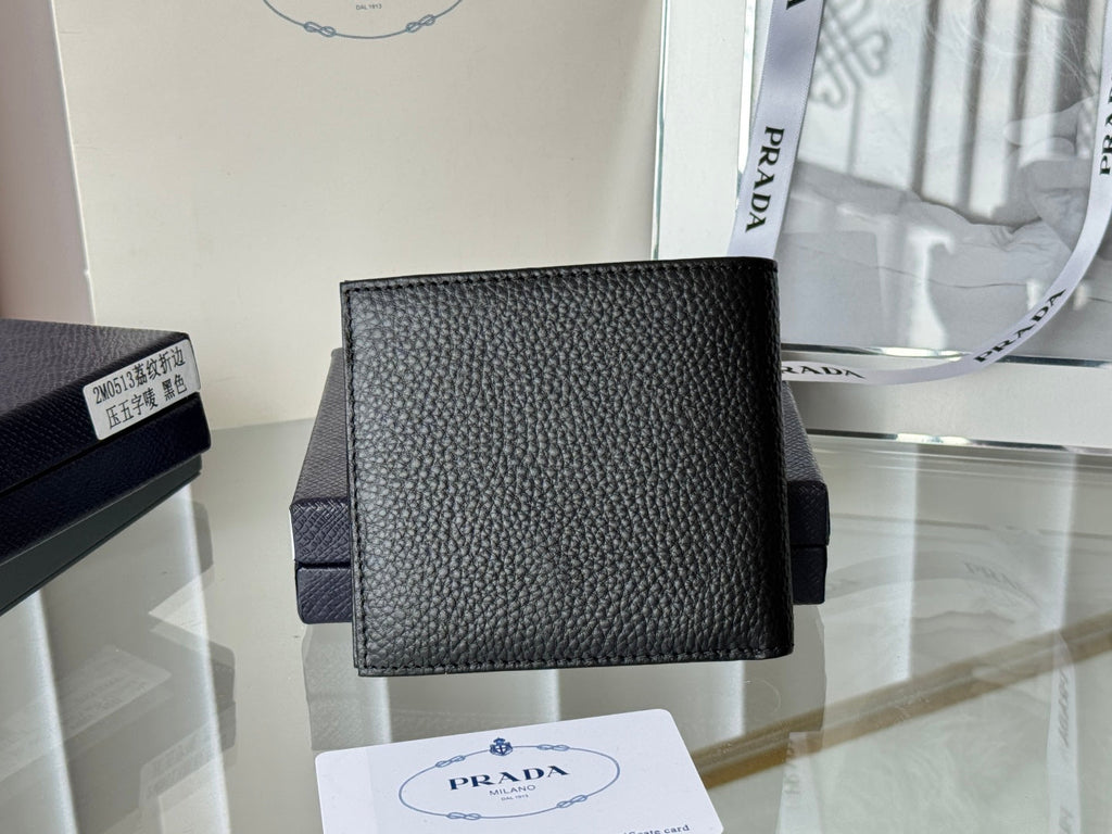 Pra 2M0513 Logo-Debossed Wallet 11cm Black lychee-grained cowhide