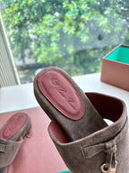 LP THONG SANDALS 25S IN ASH BROWN SUEDE