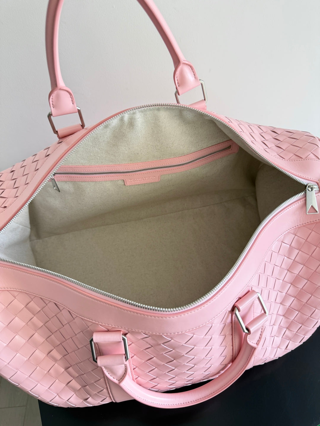 BV 25s  Bottega Veneta Duffel Bag Pink Intrecciato leather