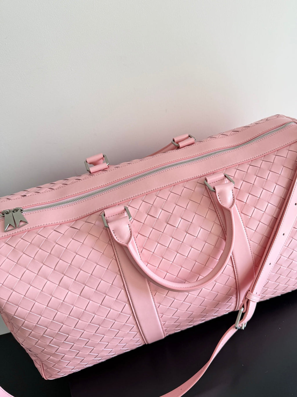 BV 25s  Bottega Veneta Duffel Bag Pink Intrecciato leather