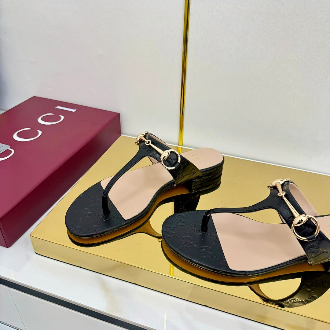 GG THONG SANDALS 25S IN BLACK LAMBSKIN WITH GOLD HARDWARE