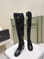 CHANEL 25S KNEE-HIGH BOOTS 60MM IN BLACK PATENT CALFSKIN WEDGE HEELS