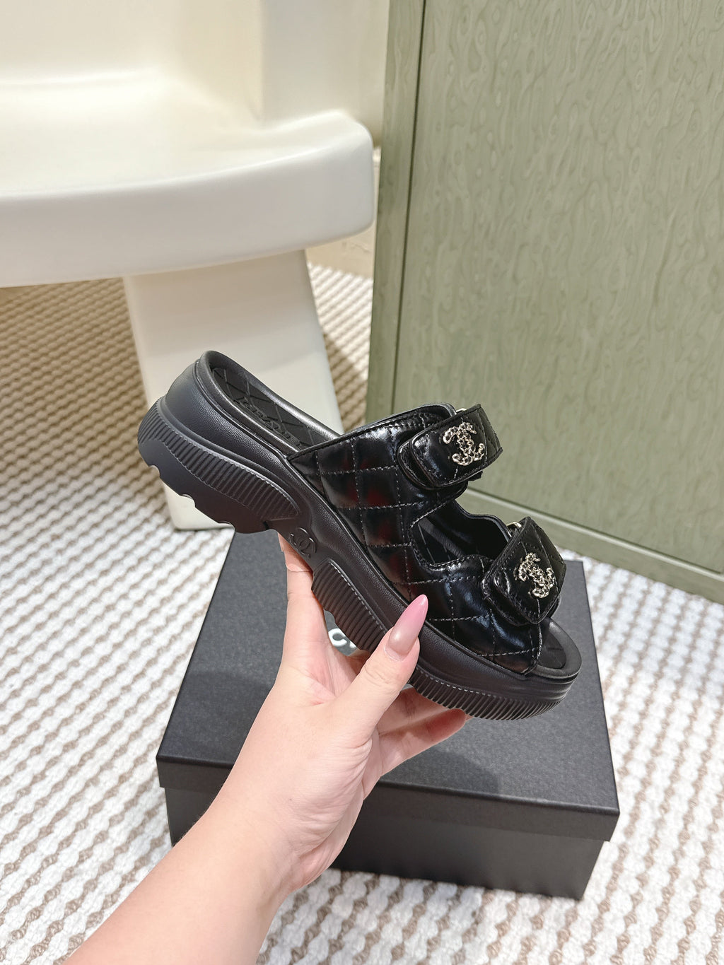 CHANEL 25S STRAP SANDALS IN BLACK PATENT CALFSKIN SILVER HARDWARE