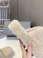 BALENCIAGA 25S SLIPPERS IN BEIGE FAUX SHEARLING