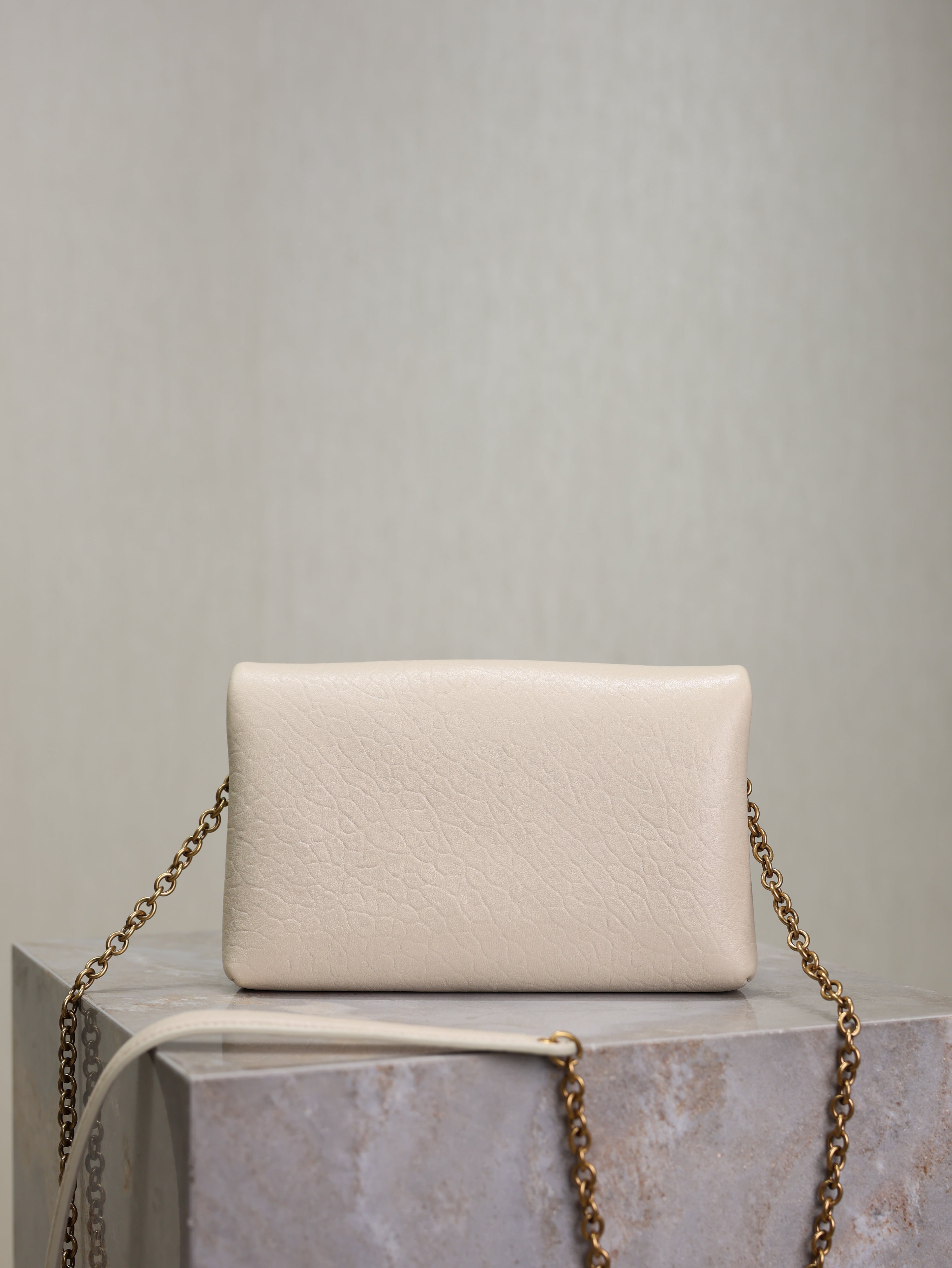 YSL 25S CALYPSO MINI 19 IN BLANC  LAMBSKIN GOLD HARDWARE