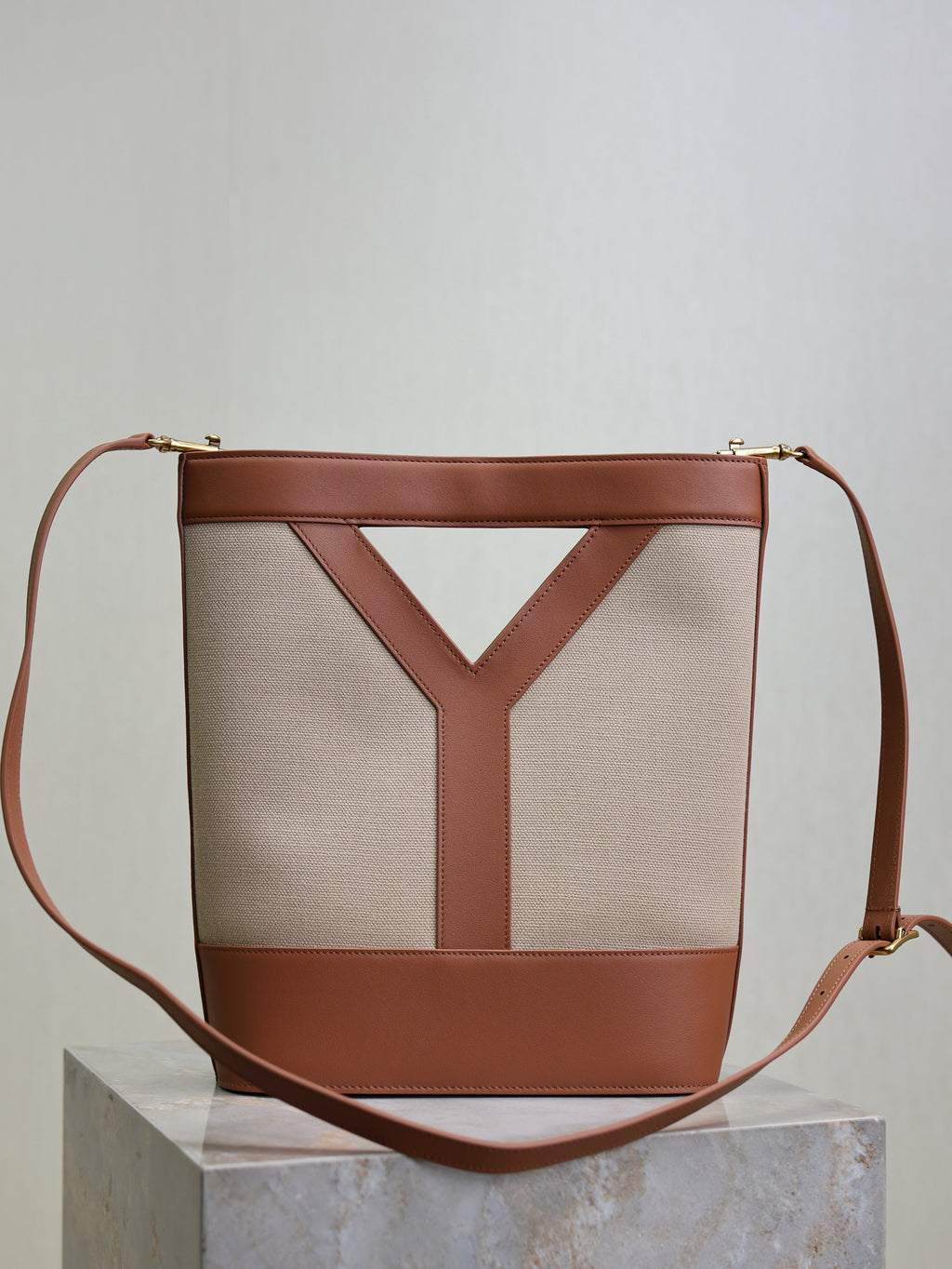 Y Small Bucket 23cm Caramel Beige Canvas Leather
