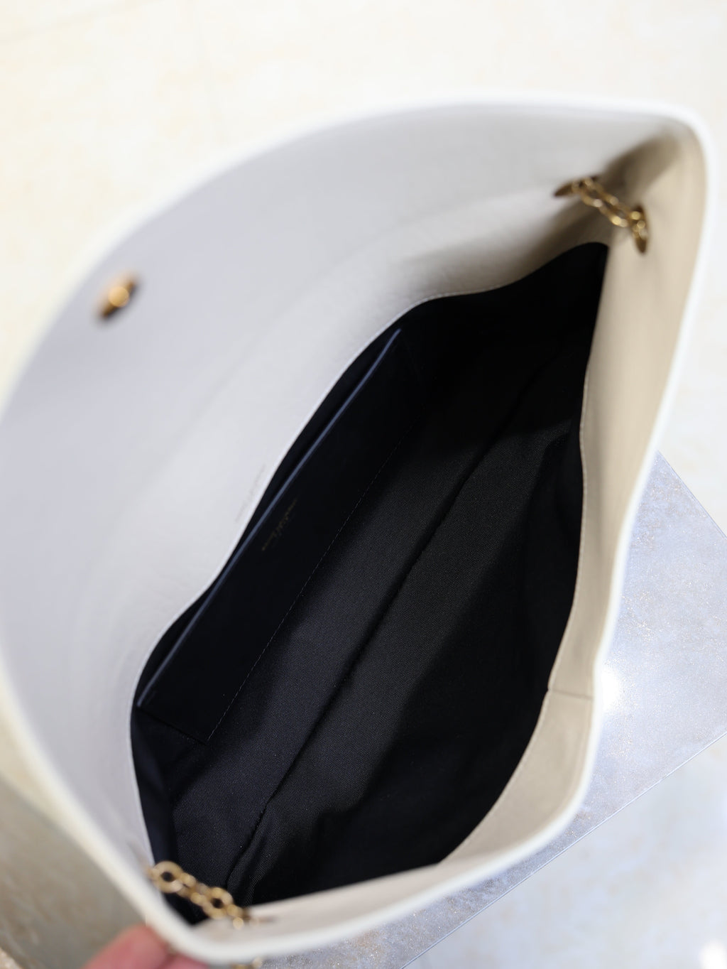 YSL 25S CASSANDRE ENVELOPE MESSENGER 35 IN BLANC  LAMBSKIN GOLD HARDWARE