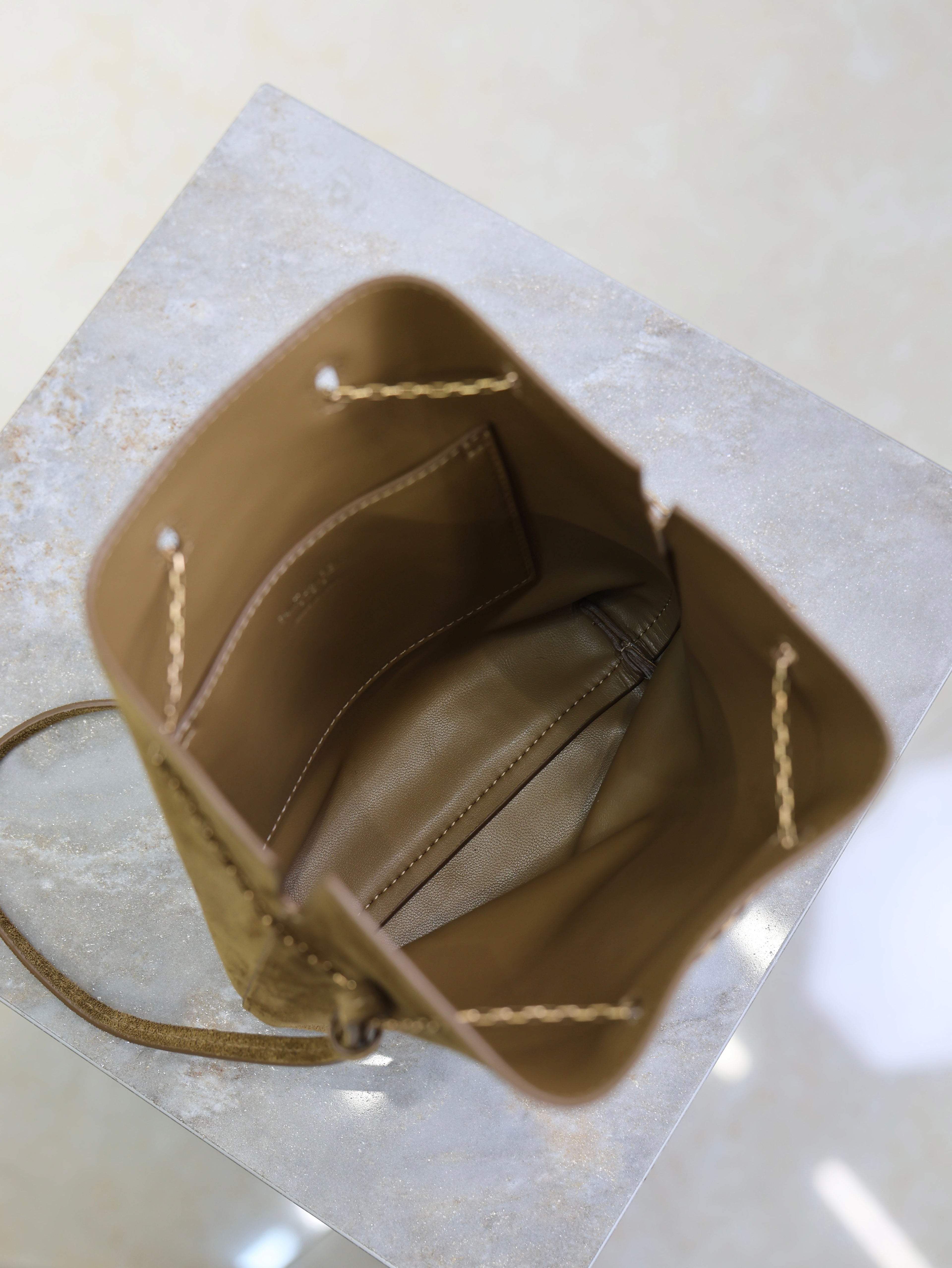 Pochon Bucket Bag 20cm Brown Suede Bronze-Tone HW