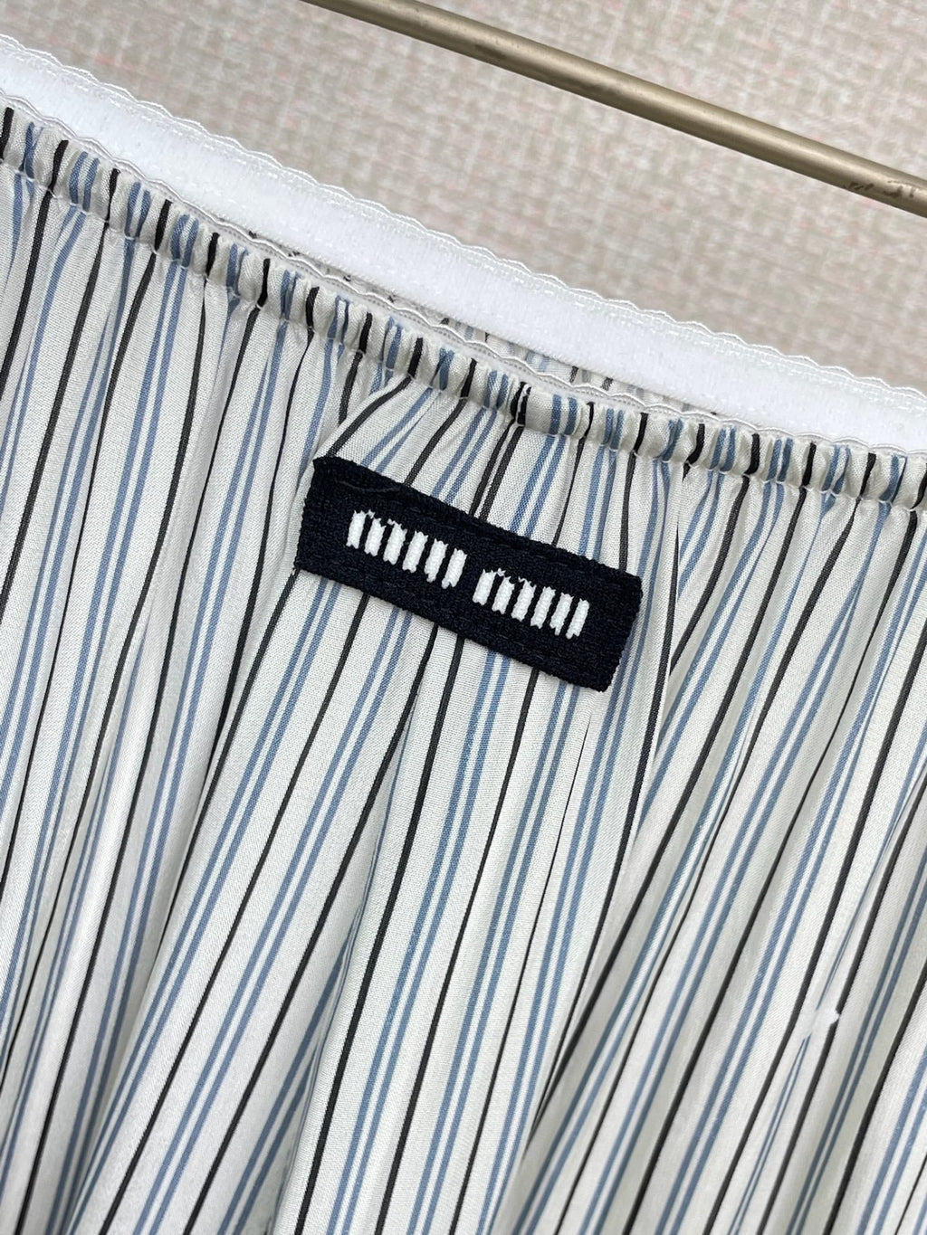 MIUMIU SHORT STYLE 346