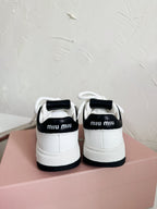 SNEAKERS SIMPLE DESIGN IN BLACK MIX WHITE SHEEPSKIN