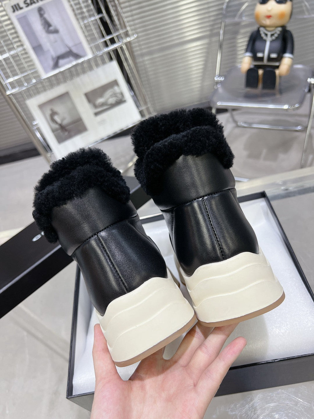 MARTIN BOOTS IN BLACK CALFSKIN AND LAMB FUR LINING