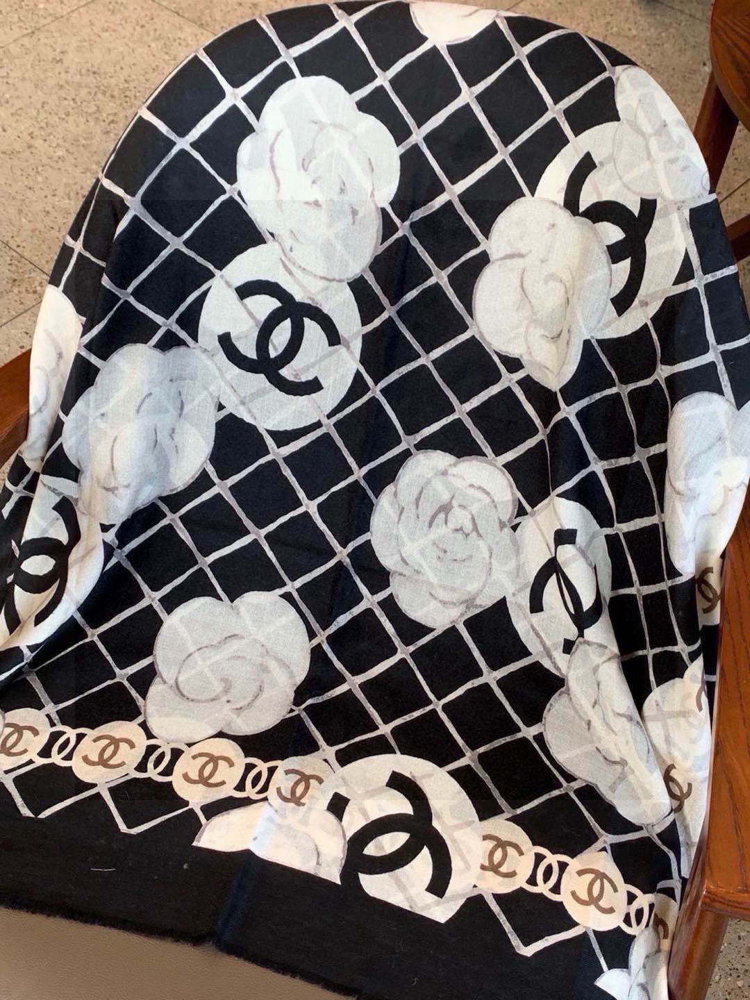 HERMES 25S SCARF 200 IN SILK 724721