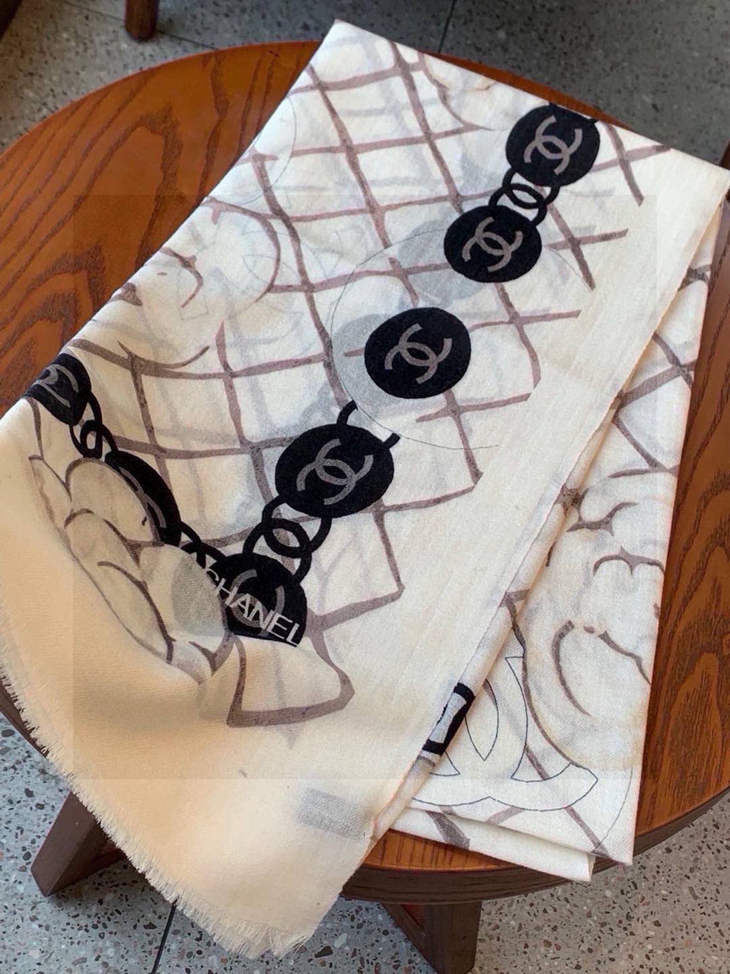 HERMES 25S SCARF 200 IN SILK 724722
