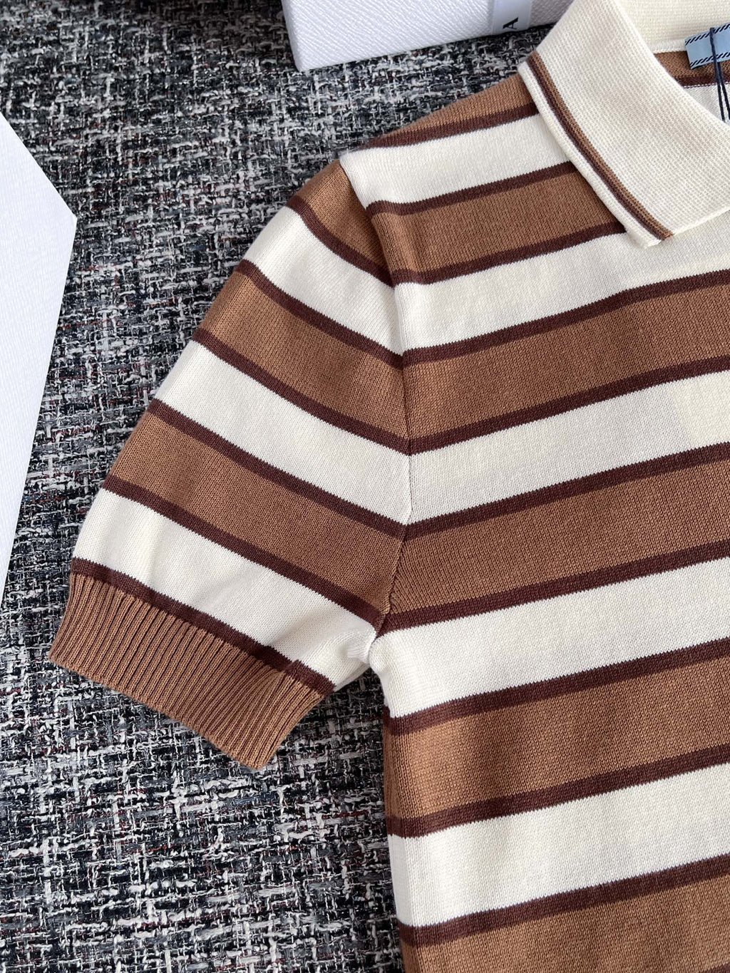 PRADA KNIT POLO STYLE 81