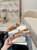 CHLOÉ THONG SANDALS IN CINNAMON BROWN CALFSKIN AND WHITE CANVAS