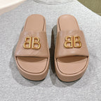 RISE SANDALS IN BEIGE SHINY LAMBSKIN GOLD BUCKLE