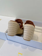 MONTAIGNE WEDGE SLIDE 95MM IN BROWN CALFSKIN