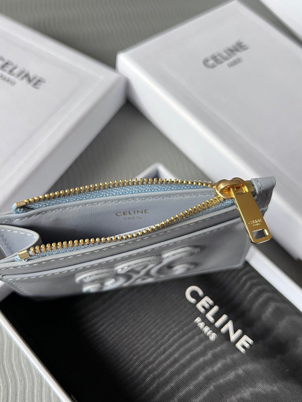 TRIOMPHE Zipped Card Holder Glacier Cowhide Leather