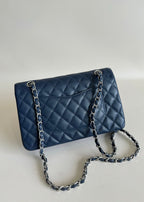 CC CLASSIC FLAP BAG 25 IN NAVY BLUE GRAINED CALFSKIN SILVER HARDWARE