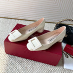 U LOOK BALLERINAS IN WHITE GLOSSY CALFSKIN