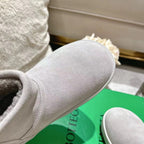 SNAP MINI ANKLE BOOTS IN PALE GRAY SUEDE AND SHEARLING LINING