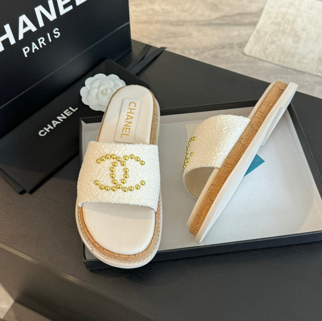 Double C Wood Grain Platform Slippers White Wool