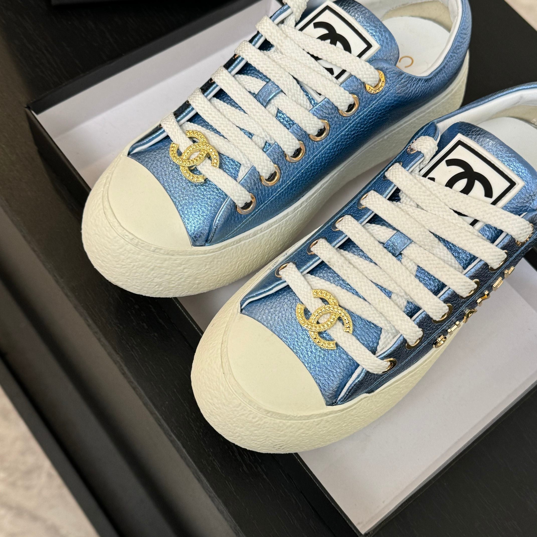 BIG-HEAD COOKIE SHOES IN TEAL BLUE MIX WHITE LAMBSKIN