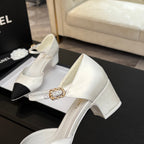BLOCK HEEL SLINGBACKS IN WHITE MIX BLACK SILK FABRIC