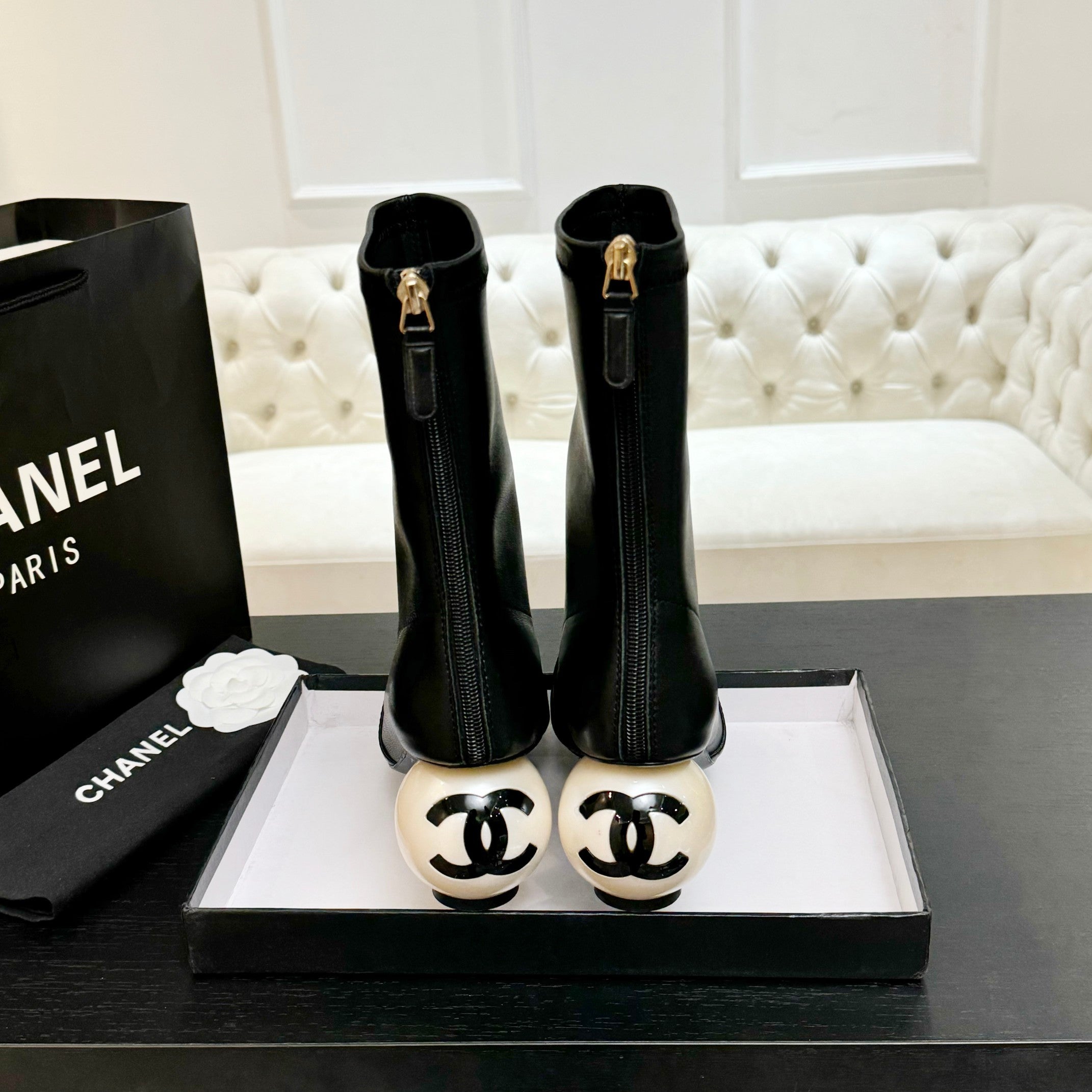 CC PEARL BOOTS 65MM IN BLACK CALFSKIN