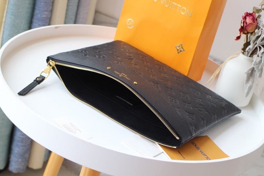 LV M62048 Daily Pouch Black Monogram Empreinte Cowhide