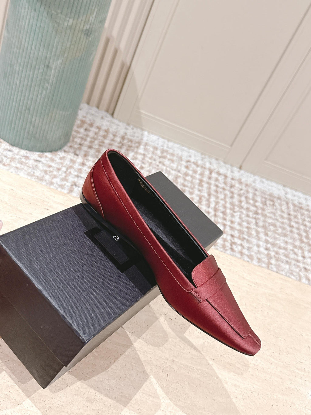 YSL 25S SAINT LAURENT POPPY BALLET FLATS IN  RED SILK