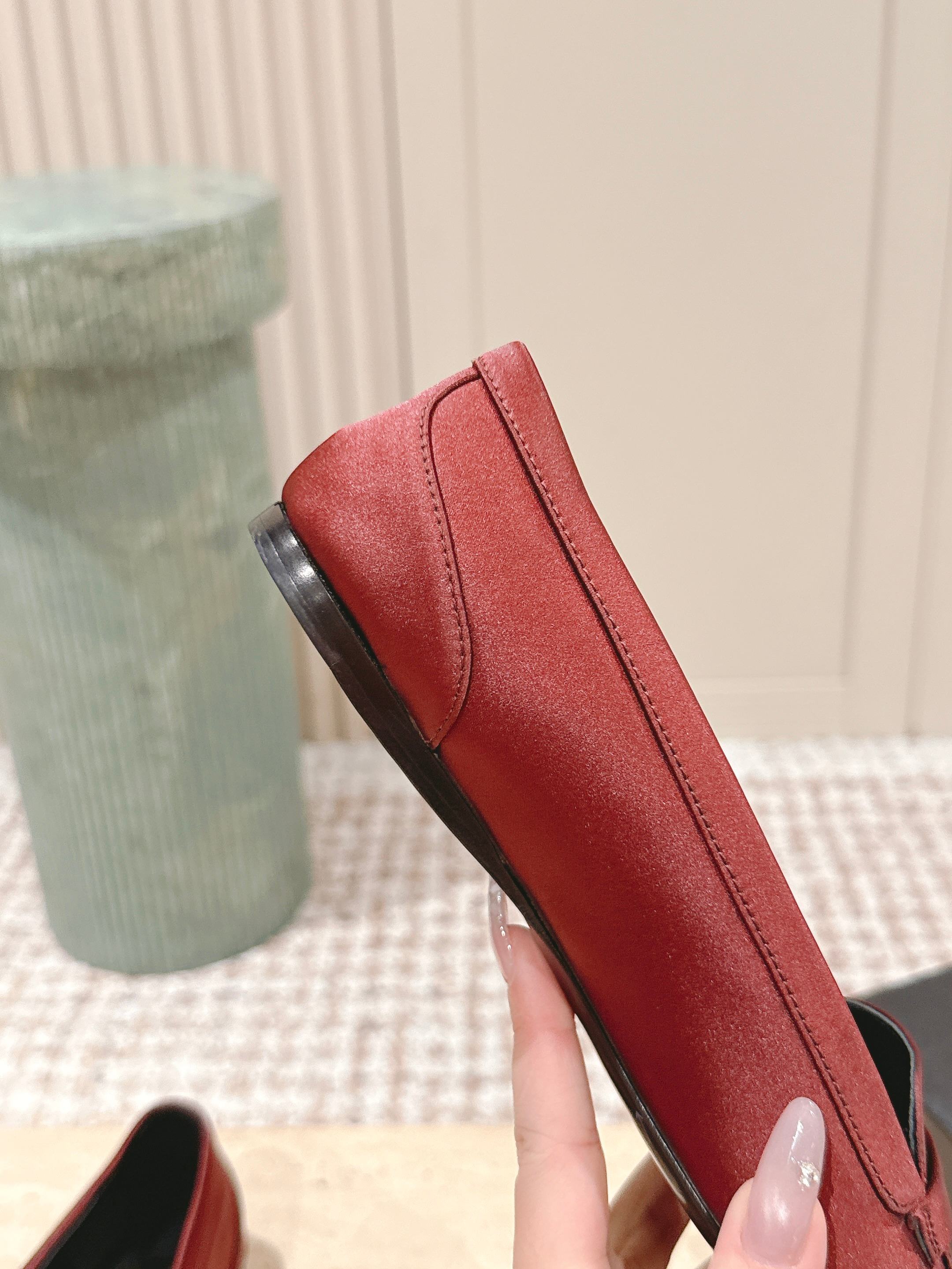 YSL 25S SAINT LAURENT POPPY BALLET FLATS IN  RED SILK