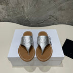 WOMEN TRIOMPHE FLAT THONG IN CALFSKIN SILVER