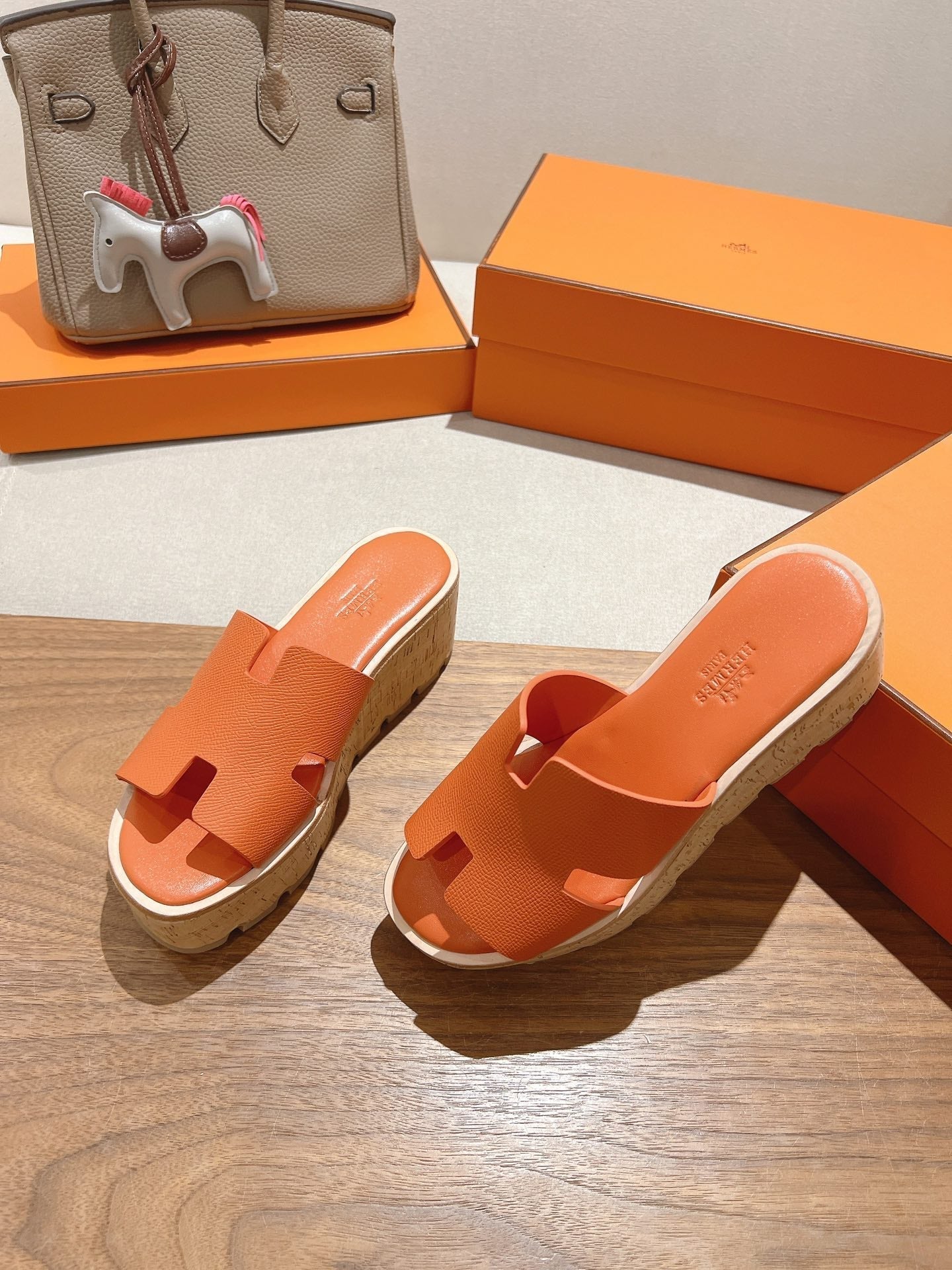 HM 25S HIGH WEDGE SANDALS IN ORANGE LAMBSKIN STYLE 4
