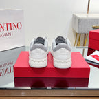 VALENTINO 25S GARAVANI FREEDOTS SNEAKERS IN WHITE MIX GREY LAMBSKIN